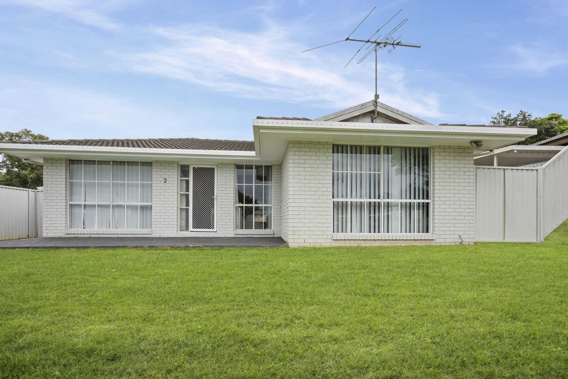 2-broom-place-st-andrews-nsw-2566-36482